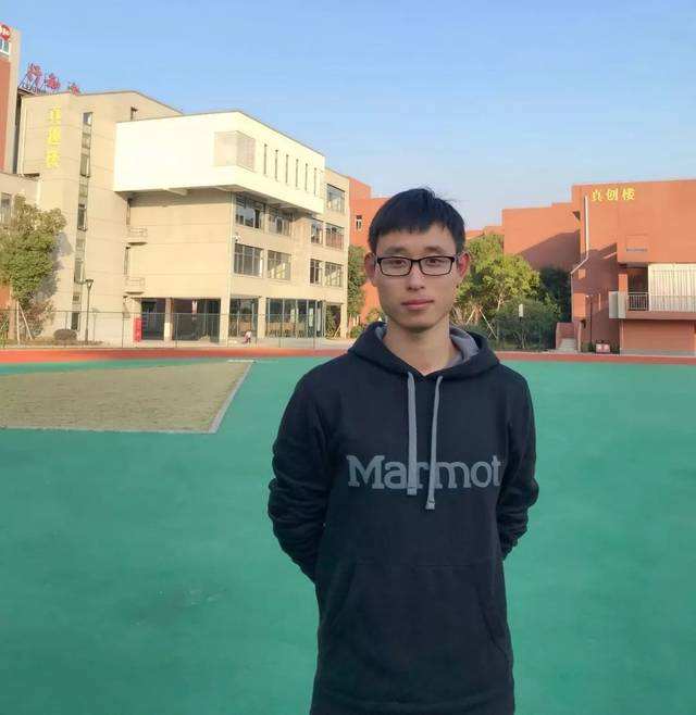 韩英